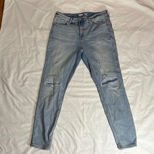 Women’s Old Navy jeans. Size 12. Super skinny. High Rise.